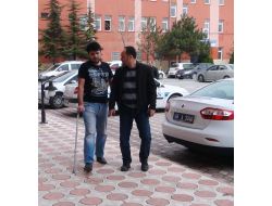 Aksaray’da Ehliyetsiz Ve Koltuk Değnekli Sigara Kaçakçısı