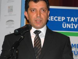 'Japonlar Yılda 25 Kitap Okurken Bizim Ortalamamız 10 Yılda Bir Kitap'