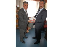 Mhp'li Gubaş, Kütüphane Haftası'nda Kitap Bağışında Bulundu