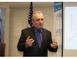 Amerikalı Gençler Günün 7 Saatten Fazlasını Sosyal Medyada Geçiriyor