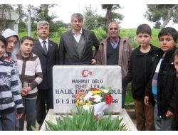 İzciler, Şehit Mezarını Ziyaret Etti