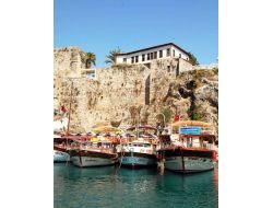 Antalya’daki Tarihi Surlar Onarılacak