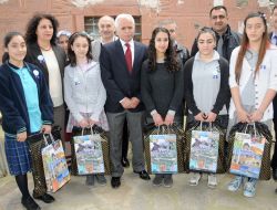 Didem Ve Aleyna, Manisa'nın İki Yıldır En Çok Kitap Okuyan Öğrencisi