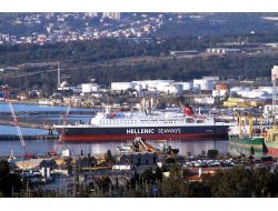 Haftalarca Gemide Bekletildiklerini Belirten Şoförler Eylem Yaptı