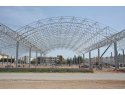 Yeni Mahalle Kapalı Semt Pazarı İnşaatı Yüzde 50 Tamamlandı