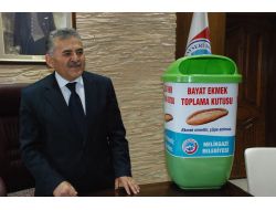 Bayat Ekmekler, Besiciler Ve Köpek Barınma Evi İçin Toplanacak