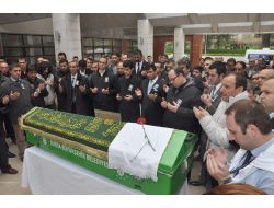 Usta Sanatçı Mustafa Can Dua Ve Gözyaşlarıyla Toprağa Verildi