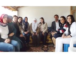 Ak Partili Kadınlar, Dağlıca Şehidi Annesi Nefise Uysal'ı Ziyaret Etti