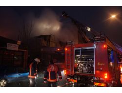 Yaşlı Adamı Alevlerin İçinden Polis Ekipleri Kurtardı