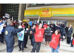 Zonguldak Ptt Çalışanları, Davullu Zurnalı İş Bırakma Eylemi Yaptı