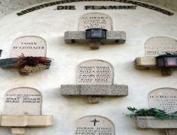 Avusturyalılar Popülerlik Uğruna Ölülerini Yakıyor