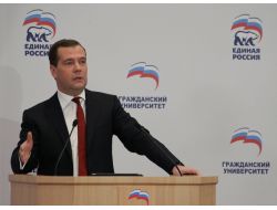 Medvedev: Toplumdan Uzak Siyaset Anlayışı Sona Erdi