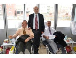 Vali Azizoğlu'ndan, Kan Bağışına Destek