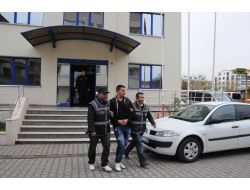 Büfeyi Soyan Hırsızlık Zanlıları Polisten Kaçamadı