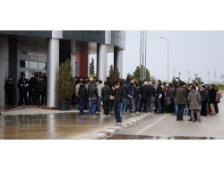 Omü'de Uzaklaştırma Cezası Alan 14 Öğrenci İçin Arkadaşları Eylem Yaptı