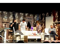 Tiyatroyla Kanserin Erken Teşhisine Dikkat Çekiyorlar