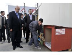 Öğrenciler Hayvan Barınağı Hediye Etti
