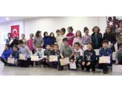 Karamürsel Anafen Öğretmen Ve Öğrencileri Ödüllendirdi