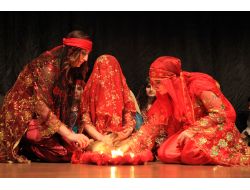 Batman Üniversitesi Memu Zin’i Sahneledi