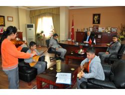 Öğrenciler Başkan Özgan'ı Konserlerine Davet Etti