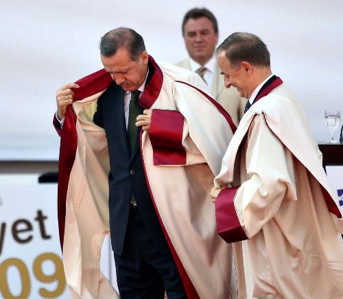 Başbakan Erdoğan: Ekonomideki daralma sürpriz değil, felaket tellalları vicdansızlık yapıyor