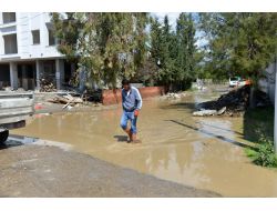 Yağış Sebebiyle Yol Çöktü