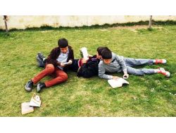 Artuklu Üniversitesi Kitap Okuma Etkinliği Düzenledi