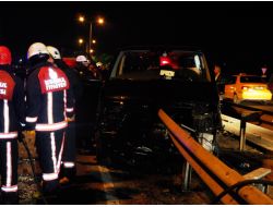 Bariyere Saplanan Araçtan Burnu Bile Kanamadan Çıktı