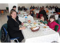 Minikler Dedeleriyle Kahvaltıda Buluştu