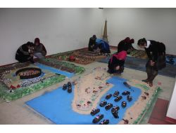 Tarih Öğretmeni Öğrencilerine Osmanlı'nın Savaşlarını Yaşatarak Öğretiyor