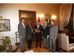 Prof. Dr. Samuel: Dil Ve Irk Değil İnsan Olabilmek Önemli