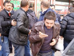 Sokak Ortasında Yumruklar Konuştu, Sivil Polis Arada Kaldı