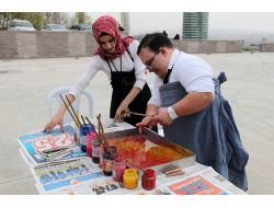 Down Sendromlu Çocuklar Ebru Yaptı