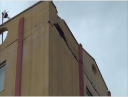 Cizre’de Otele Yıldırım Düştü (2)