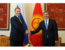 Atambayev Rusya Başbakan Yardımcısı Şuvalov’u Kabul Etti