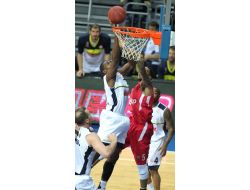 Fenerbahçe Ülker, Son Şampiyon Olimpiakos'a 78-73 Mağlup Oldu