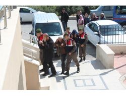 Sahildeki Yazlıkları Kışın Kiralayıp Fuhuş Yaptırmışlar