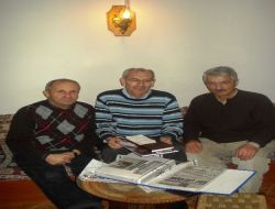 Taraklı'da 63 Yıldır Ölenlerin İsimlerinin Yazıldığı Kayıt Defteri, Yeni Sahibine Devredildi