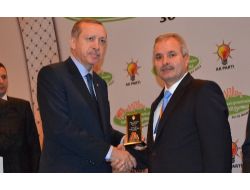 Başbakan'dan Başkan Özgan’a Birincilik Ödülü