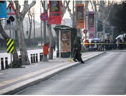 Şüpheli Paketten Deri Mont Çıktı