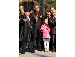 Hayırsever İşadamı, İşçilerinden Oluşan 3. Kafileyi Umreye Uğurladı