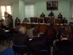 Mhp Belediye Meclisi Üyesinin 'fırınlar Denetlenmiyor' Sözü Chp'li Belediye Başkanını Kızdırdı