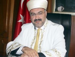 Müftü Ay: Cami Avlusuna Bırakılan Bebekten De Evsiz Gençten De Sorumluyuz