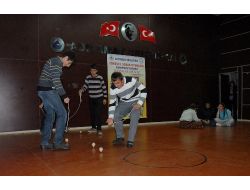 “sokak Oyunlarımızı Canlandırarak, Topluma Kazandırmak İstiyoruz”