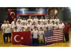 Amerikalı Güreşçiler İzmir Yamanlar Koleji'nde Kamp Yapıyor