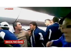 Rus Yolcu Antalya Uçağında Eşi Ve Yolcularla Kavga Etti, Gözaltına Alındı