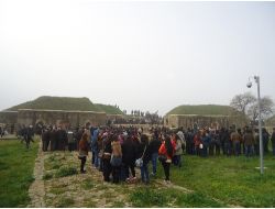 Dokuz Eylül Üniversitesi Öğrencileri 15 Otobüsle Çanakkale'ye Gitti