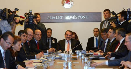 PAKETE KARIŞAN FESAT