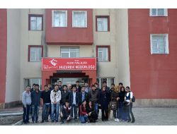 Ağrı İbrahim Çeçen Üniversitesi Öğrencileri Huzurevini Ziyaret Etti