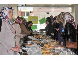 Çorumlu Hanımlar İhtiyaç Sahipleri İçin Kermes Açtı